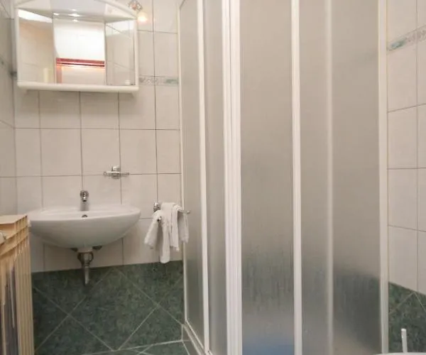 8090c Apartman